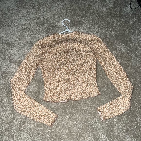 2/$15 Patterned Long Sleeve - Picture 5 of 5